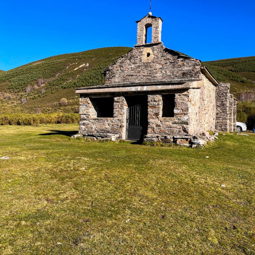 Ermita Campo de Santiago - Rosy